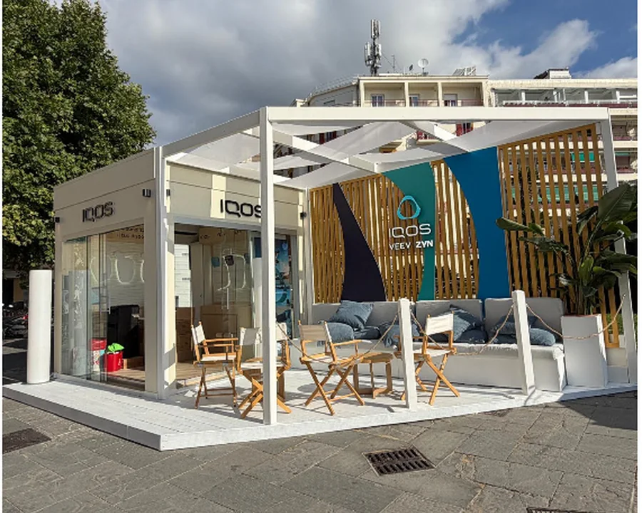 Outdoor exhibition stand and hospitality structure